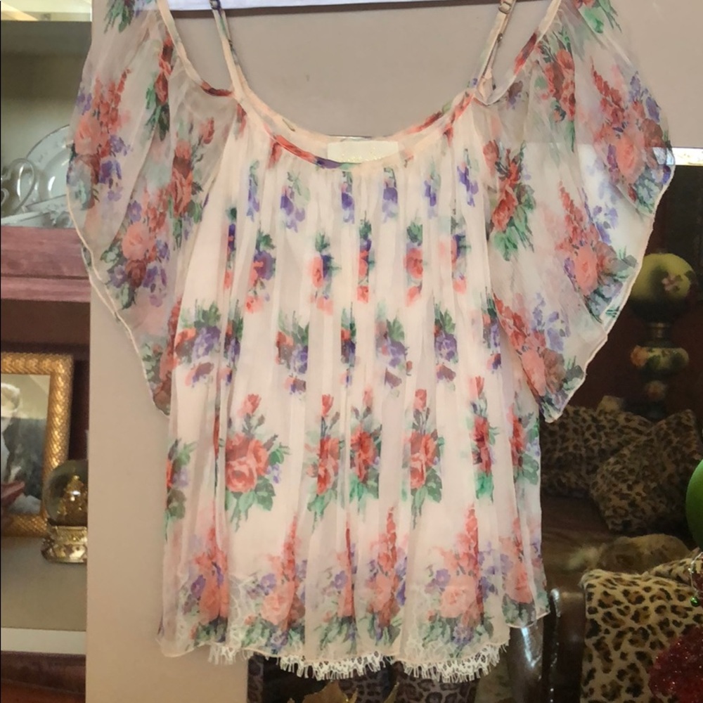 Women’s off the shoulder  butterfly top🥰